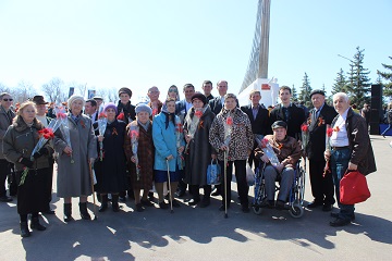 Проживающие Энгельсского дома-интерната побывали на месте приземления Ю.А. Гагарина